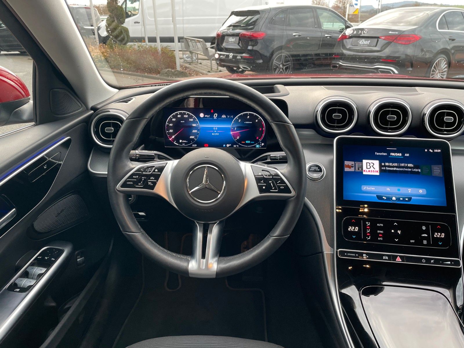 Fahrzeugabbildung Mercedes-Benz C 220 d AVANTGARDE AHK+HUD+DISTR+R-Kamera+Carpla