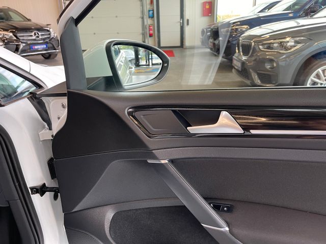 Volkswagen Golf VII Lim. Highline 1.5 TSI *1.HAND*LED*AHK*