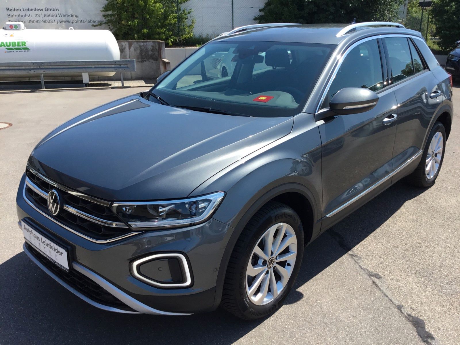 Fahrzeugabbildung Volkswagen T-Roc 1.5 TSI DSG Style+AHK+LED+ACC+17"+Kamera
