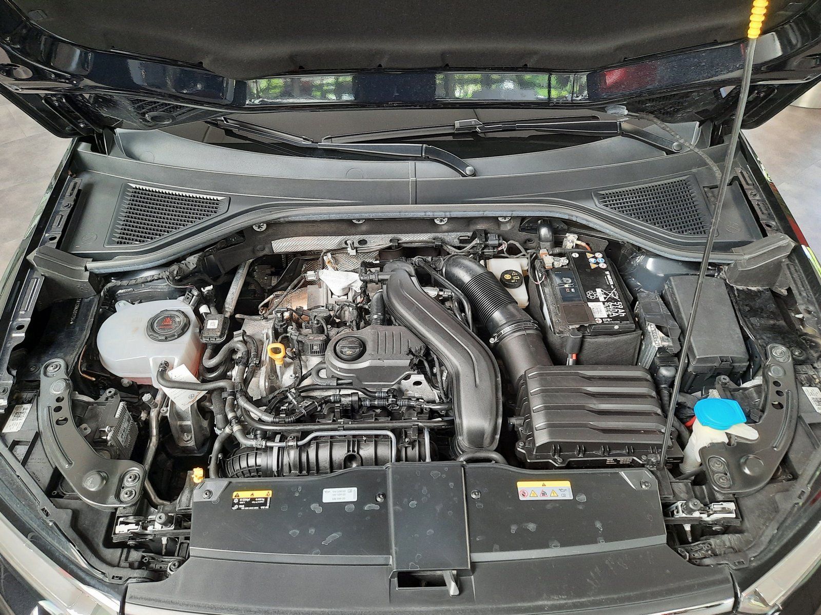 Fahrzeugabbildung Volkswagen T-Roc Cabriolet Style TSI DSG *Navi*Cam*LED*PDC*
