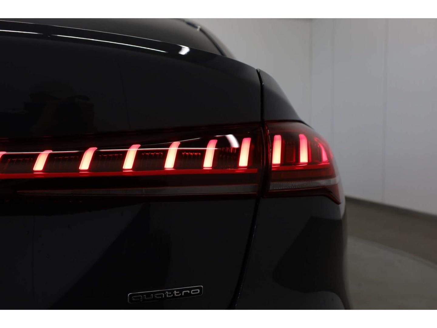 Audi A5 Limousine e-hybrid quattro S line edition one