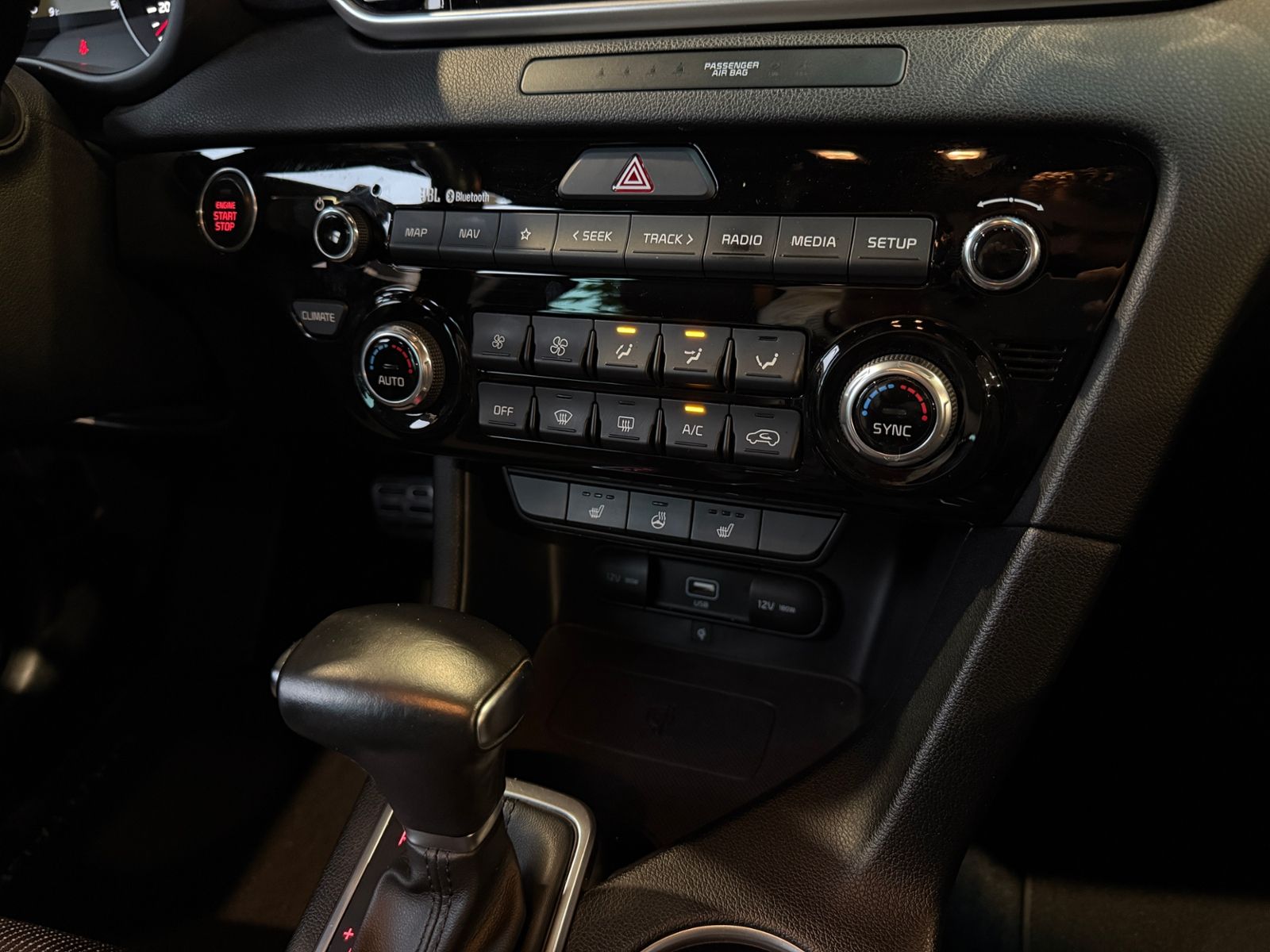 Fahrzeugabbildung Kia Sportage GT-Line 4WD AHK JBL ALU