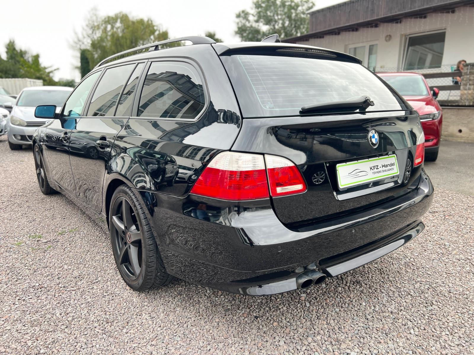 BMW 523 2005 — rear view