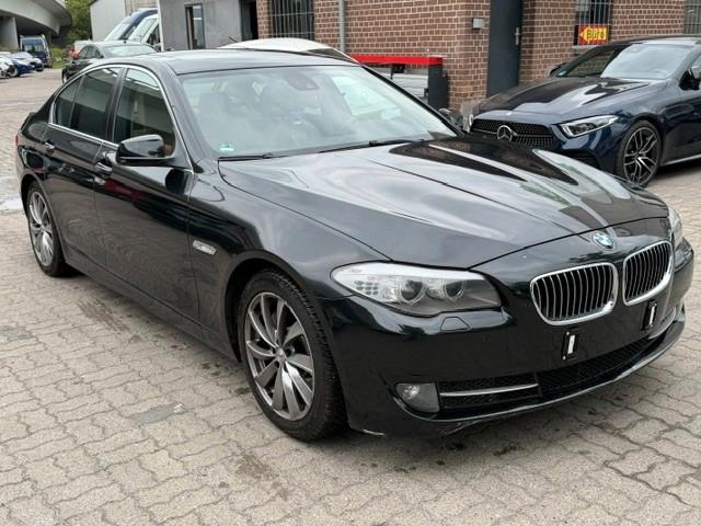 BMW 525d Leder Navi Glasdach HUD Rückfahrk