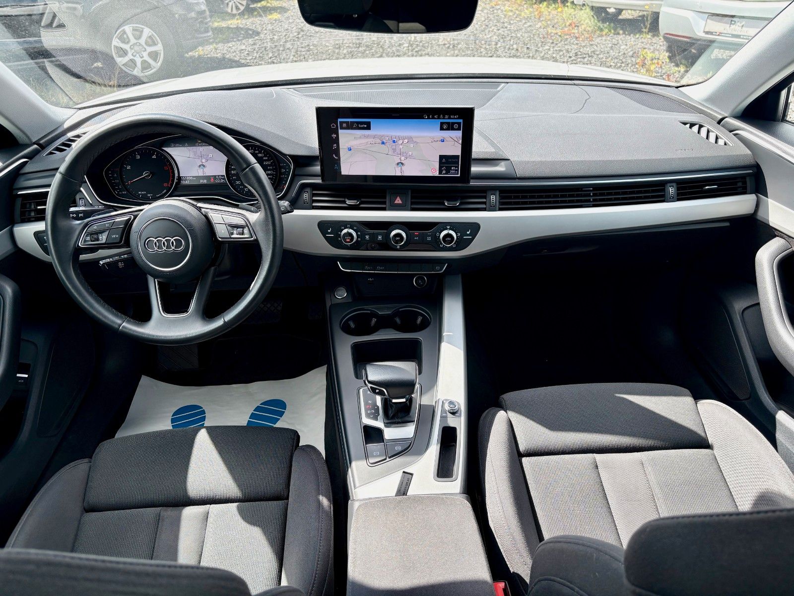 Fahrzeugabbildung Audi A4 Avant 35 TDI basis Navi AHK 1.HAND LED SPORTS