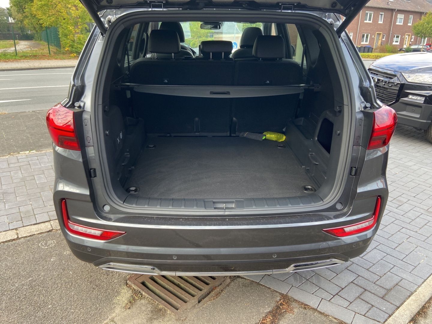 Fahrzeugabbildung KGM Rexton 2.2 Lux 8 AT AWD Navi Leder 360 Kamera