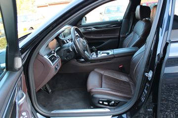 BMW 750 - 11