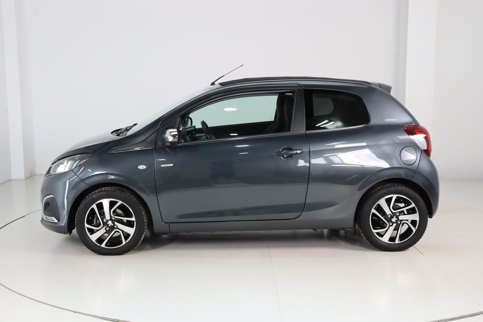 Fahrzeugabbildung Peugeot 108 TOP * Service + HU/AU neu * Pano * RFK Style