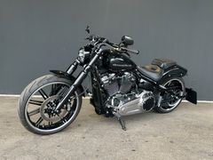 HARLEY DAVIDSON Softail Breakout 107 mit JEKILL & HYDE KLAPPE