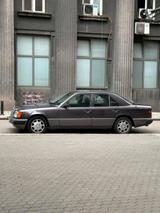 Mercedes-Benz Mercedes Benz W124 230E Werksangehörigen F... - Mercedes-Benz 230: W124 230e