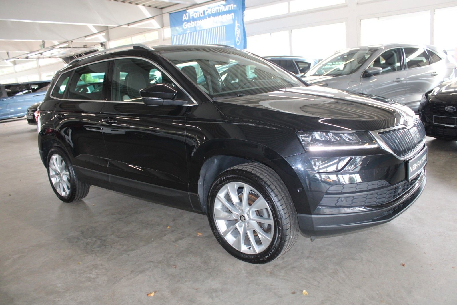 Fahrzeugabbildung SKODA Karoq 1.5 TSI ACT DSG Style LED AHK NAVI WinterP