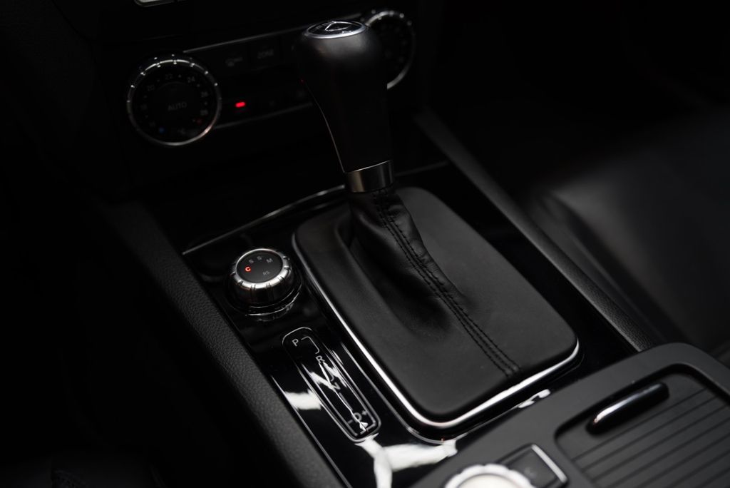 MERCEDES-BENZ C 63 AMG Coupe*H&K*PANO*LEDER*LED*MEMORY*DISTRON MERCEDES-BENZ C 63 AMG Coupe*H&K*PANO*LEDER*LED*MEMORY*DISTRON