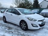 Hyundai i30 1.4 Classic *1.Hand*Wenig-KM* - Hyundai Gebrauchtwagen in Krefeld