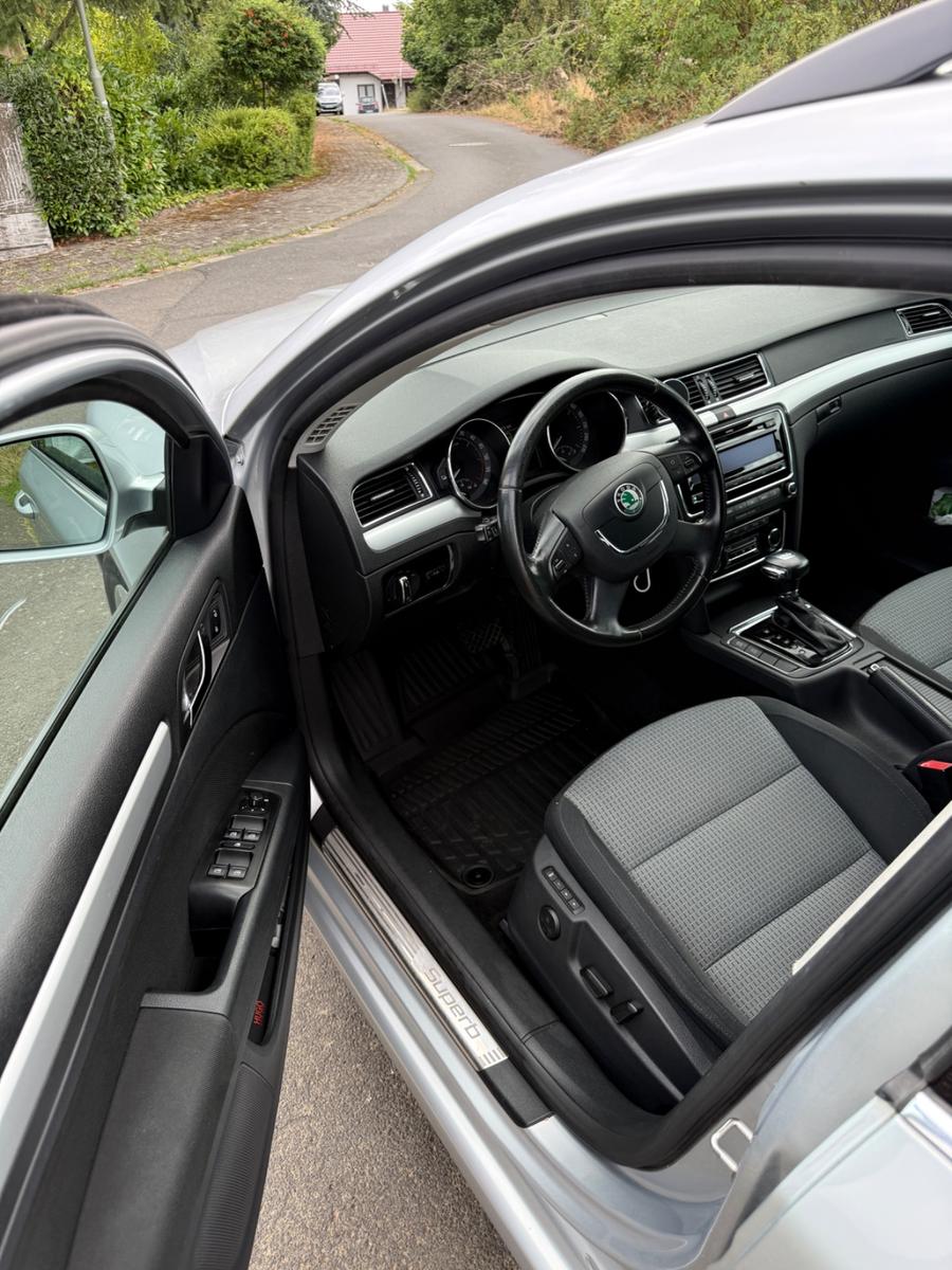 Skoda Superb 2013 — photo 9