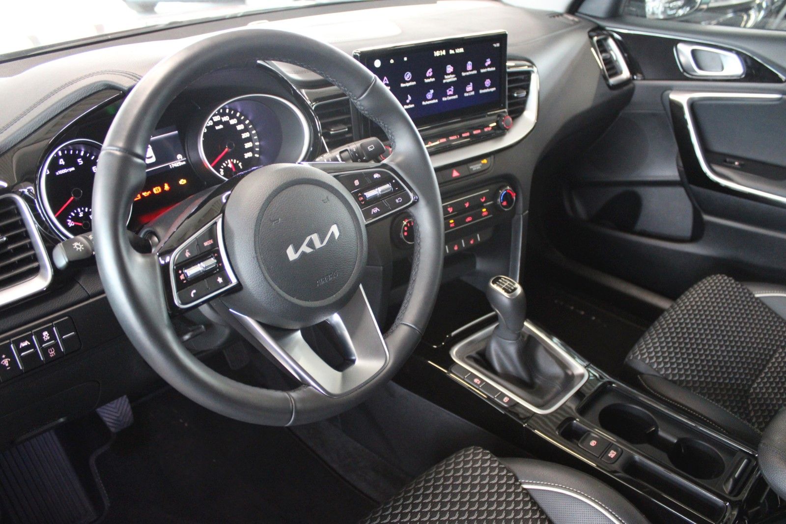 Fahrzeugabbildung Kia XCeed Vision Bi-LED NAVI SHZ LHZ Kamera ACC uvm.