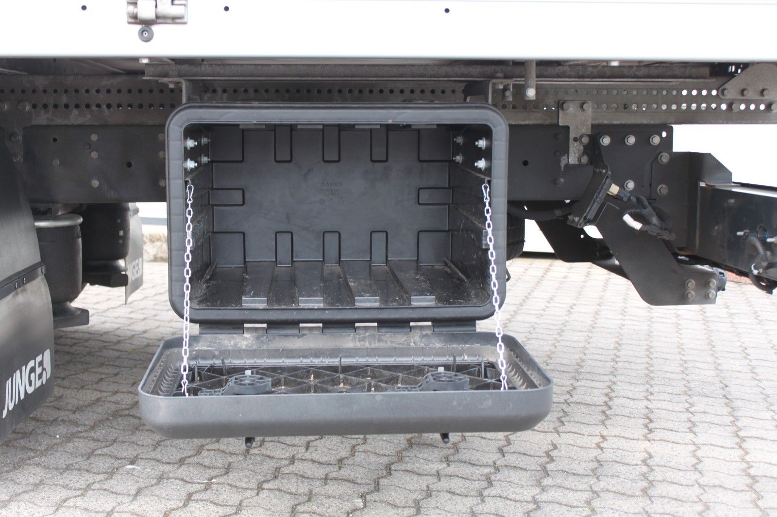 Fahrzeugabbildung Iveco Daily 70C18H/P Schiebeplane