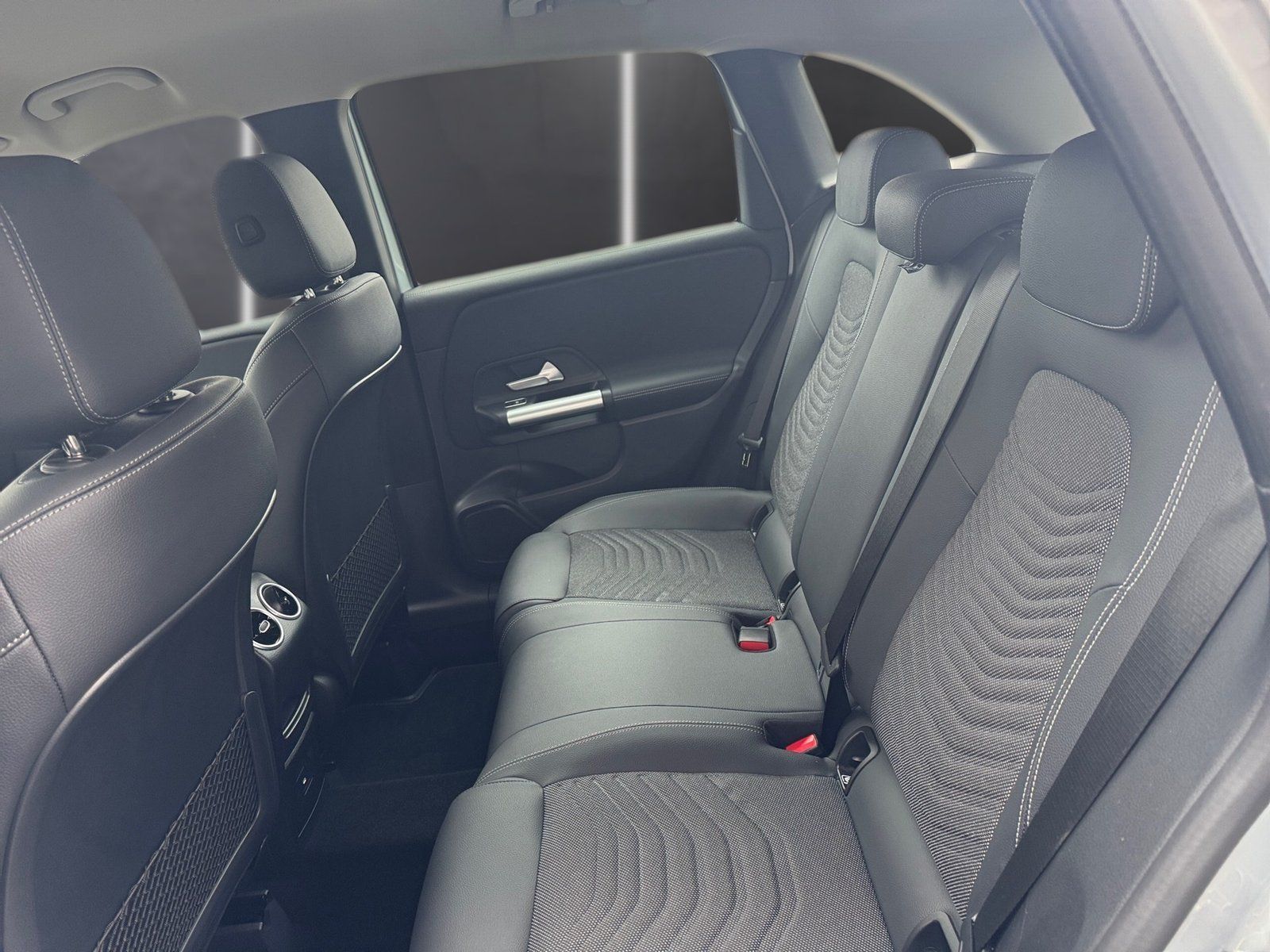 Fahrzeugabbildung Mercedes-Benz B 180 Progressive Adv.*Kamera*LED*Easy-Pack*MBUX