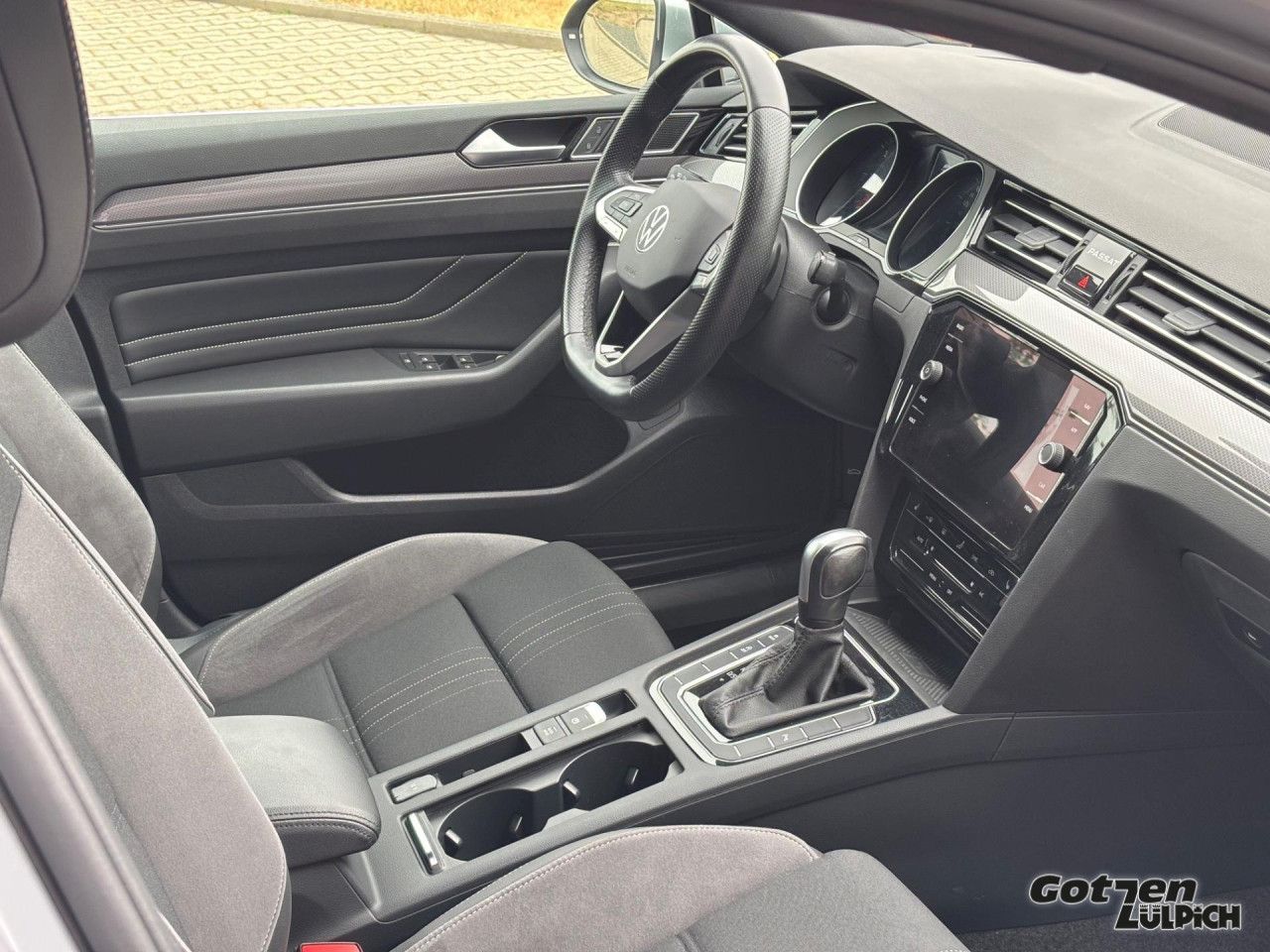 Fahrzeugabbildung Volkswagen Passat Variant Alltrack 4Motion Rear View AHK