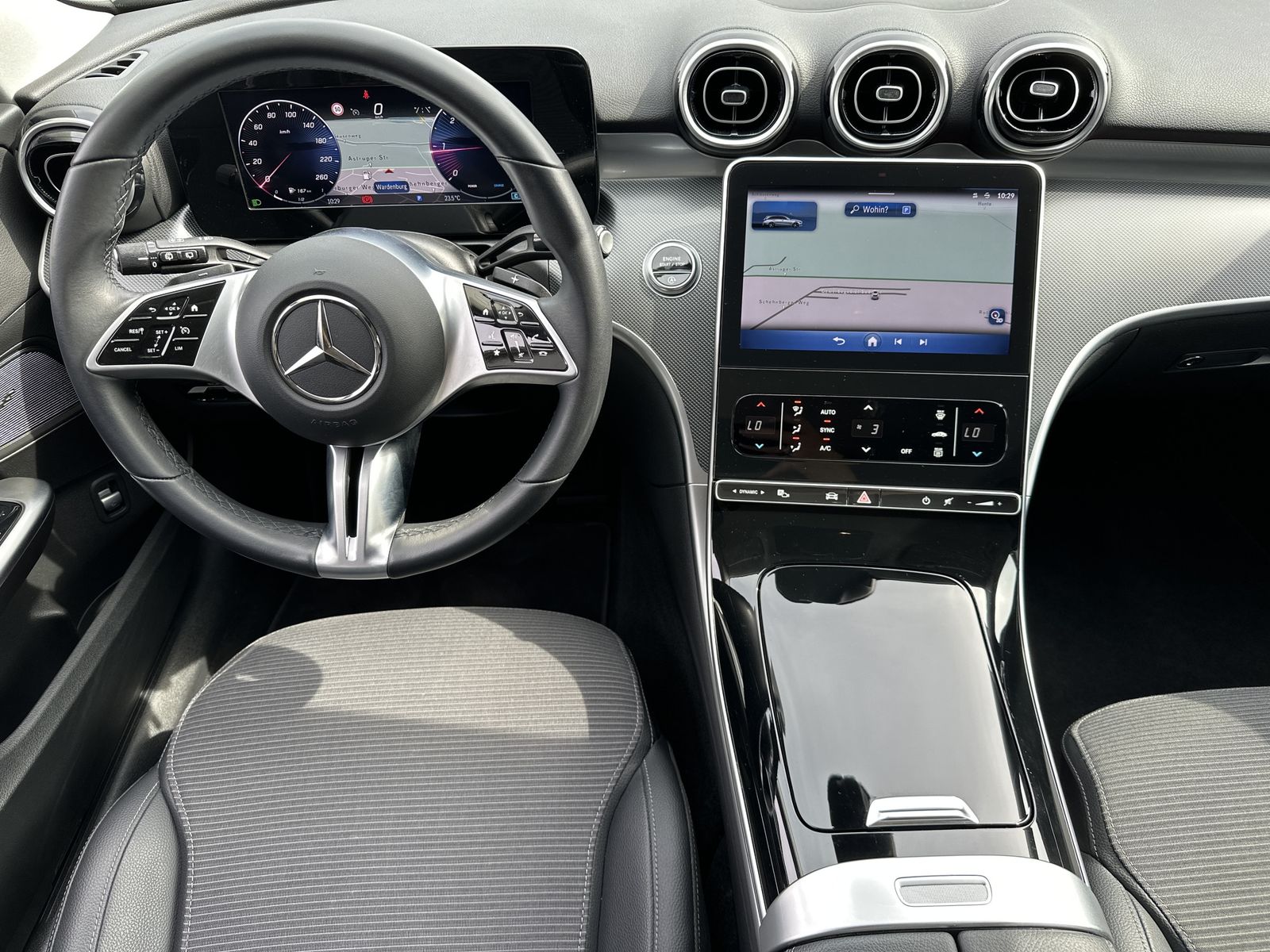 Fahrzeugabbildung Mercedes-Benz C 200d T Avantgarde NIGHT+NAV+LED+AHK+KAM+CARPLA