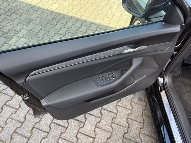 Superb 2.0 TDI Selection 4x4 +AHK+NAVI+CARPLAY+