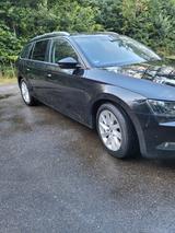 Skoda Superb 2.0 Combi, Premiumausstattung, TÜV neu  - Skoda Superb Gebrauchtwagen in Hamburg