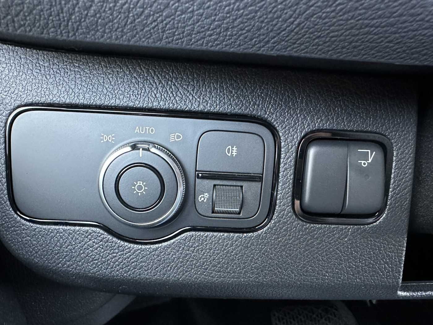 Fahrzeugabbildung Mercedes-Benz Sprinter 517 CDI 3665 9G Fahrgestell Klima MBUX