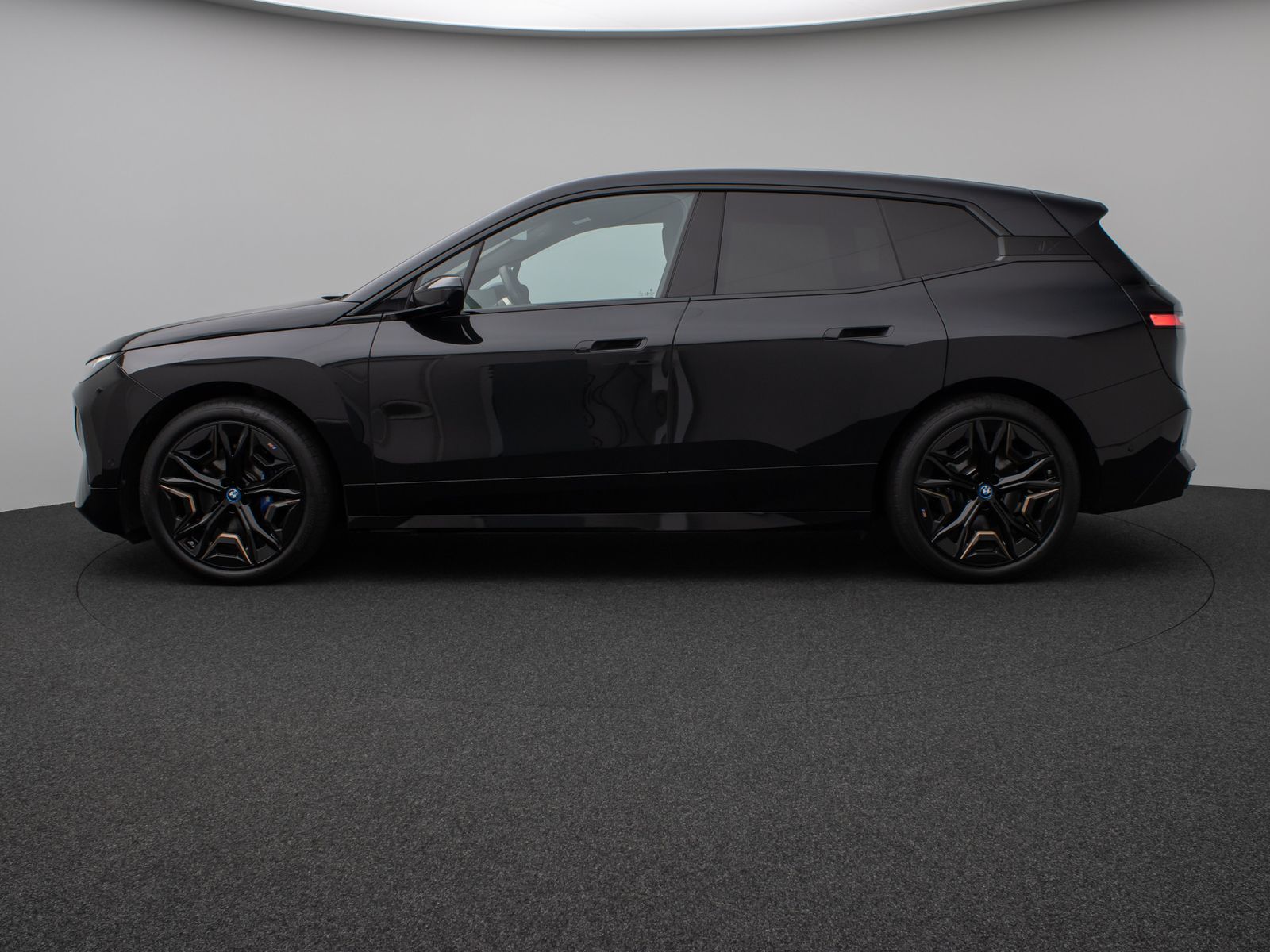 Fahrzeugabbildung BMW iX M60 360°Laser B&W DAB SoftCL ACC AHK 22Zoll