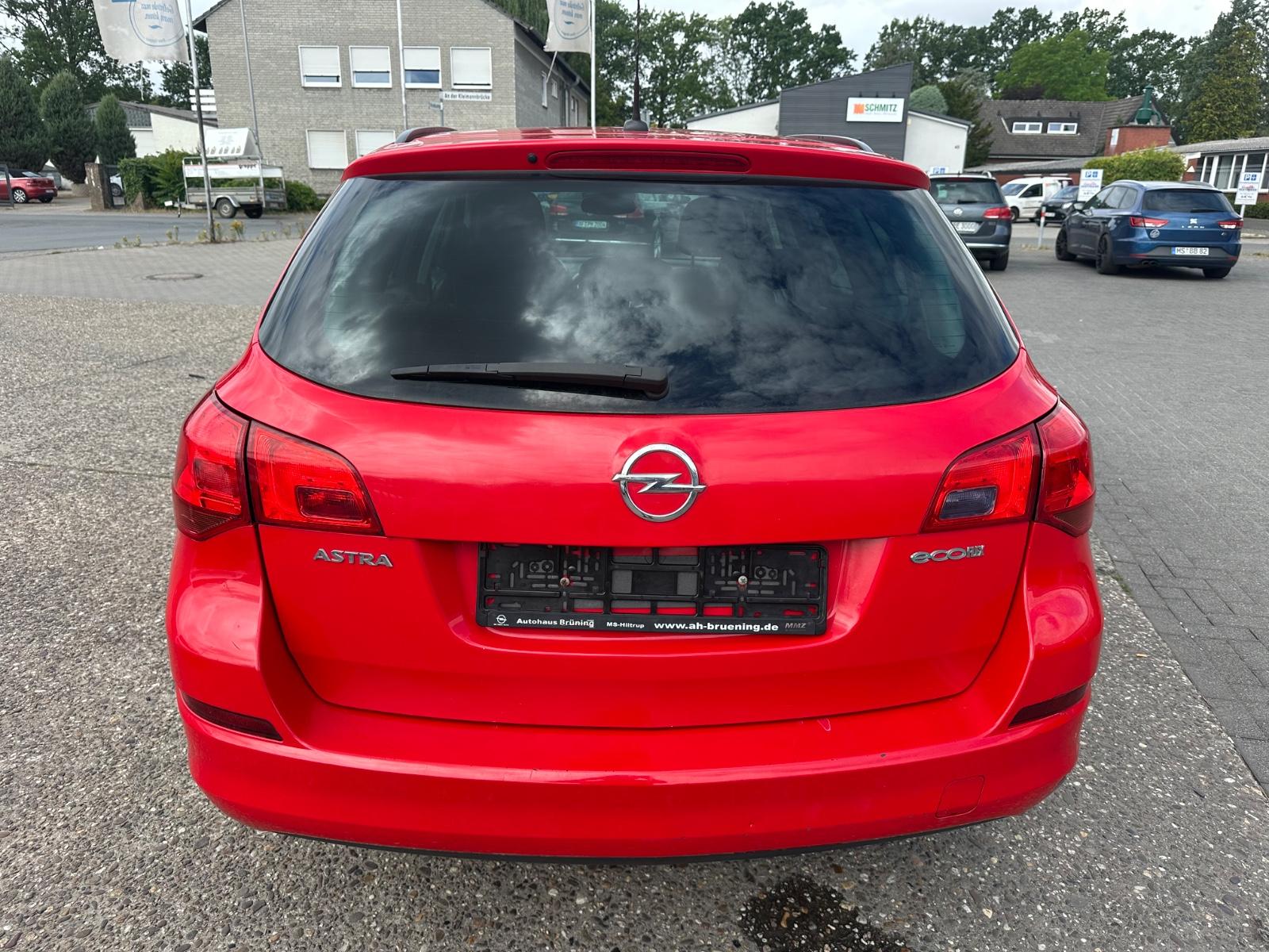 Opel Astra 2011 — photo 7