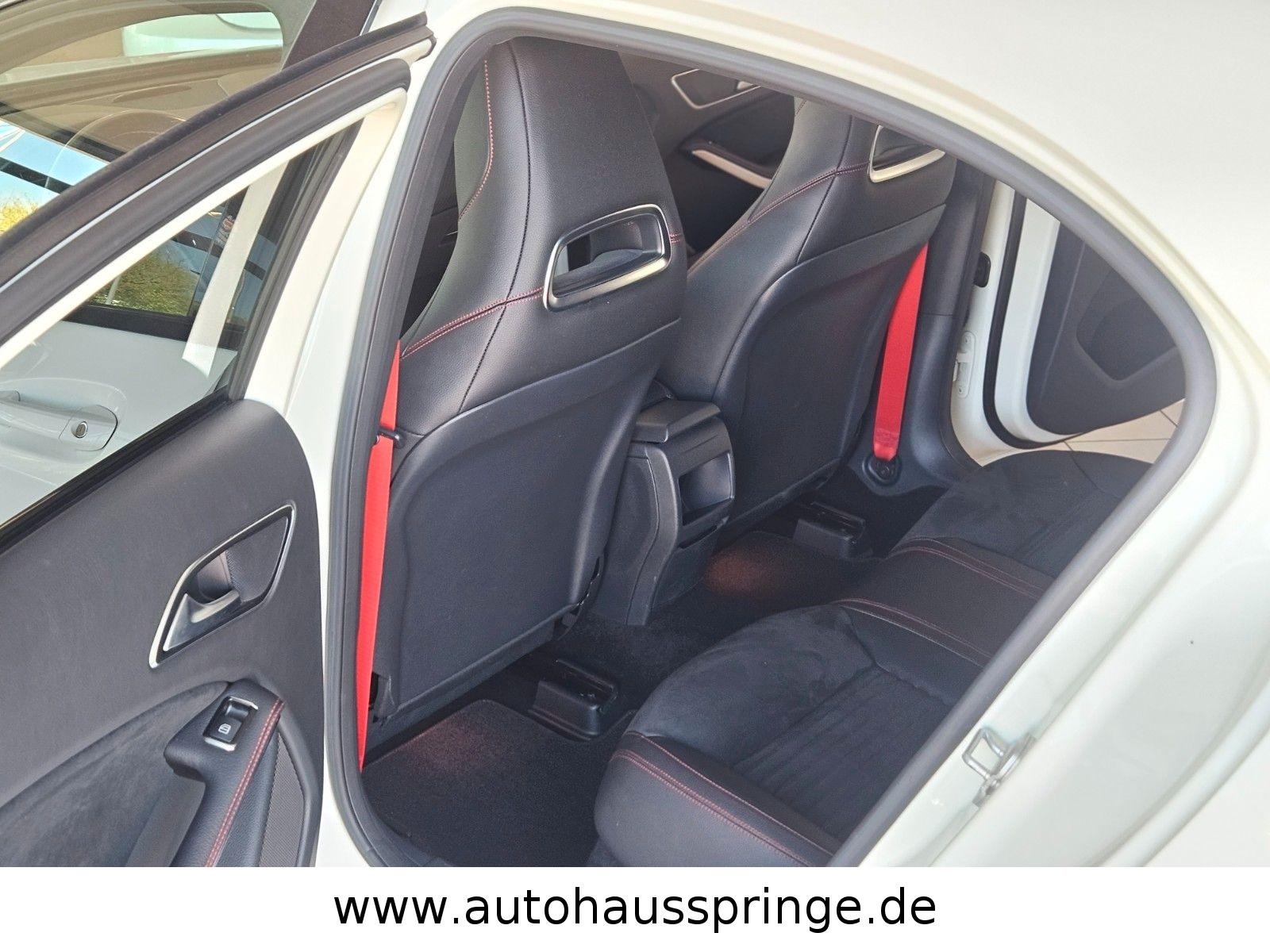 Mercedes-Benz A 250 AMG Line Sport *Alcantara, Scheckheft*
