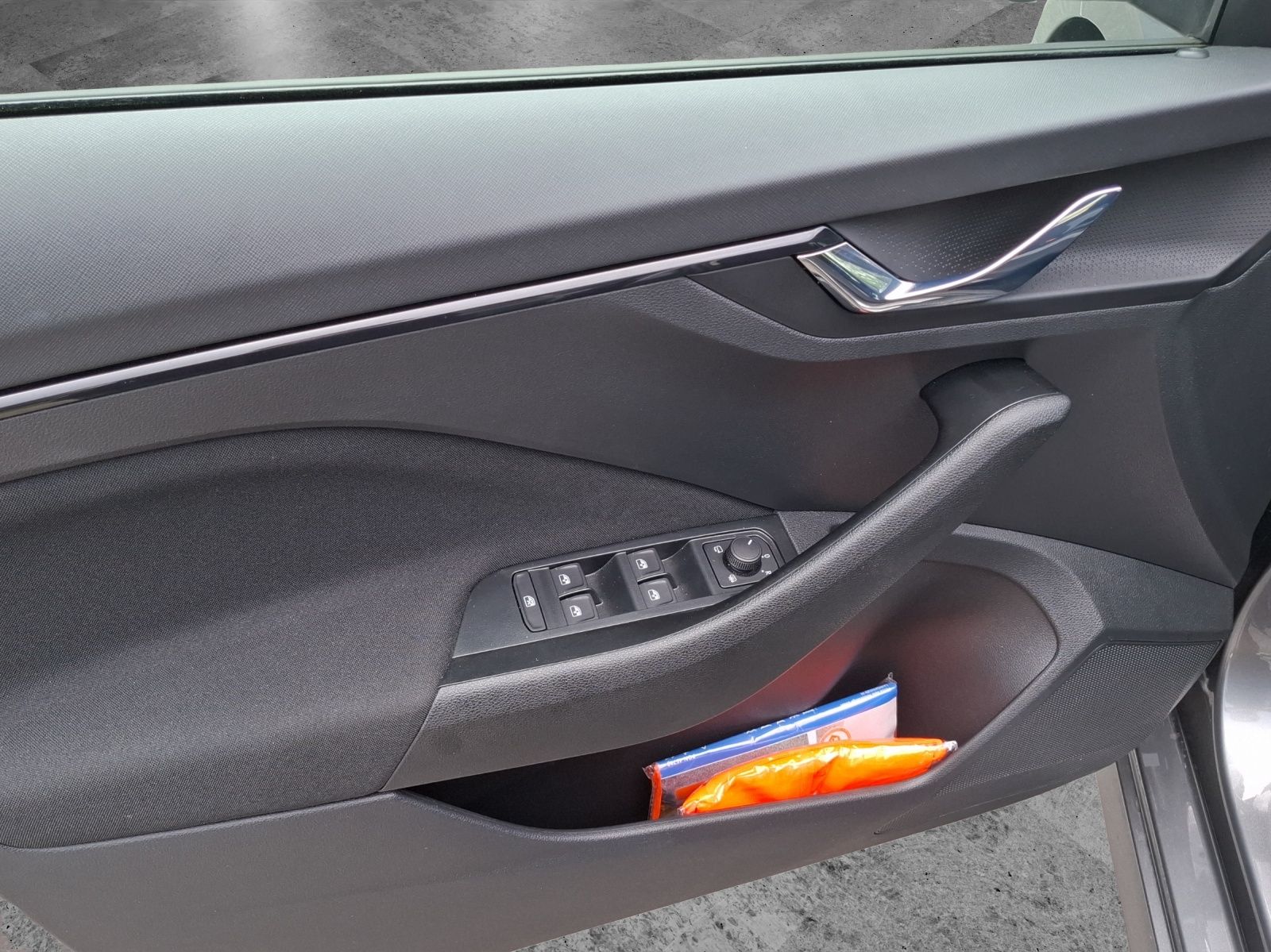 Fahrzeugabbildung SKODA Kamiq TSI Selection DSG LED Navi AID ACC RFK SHZ