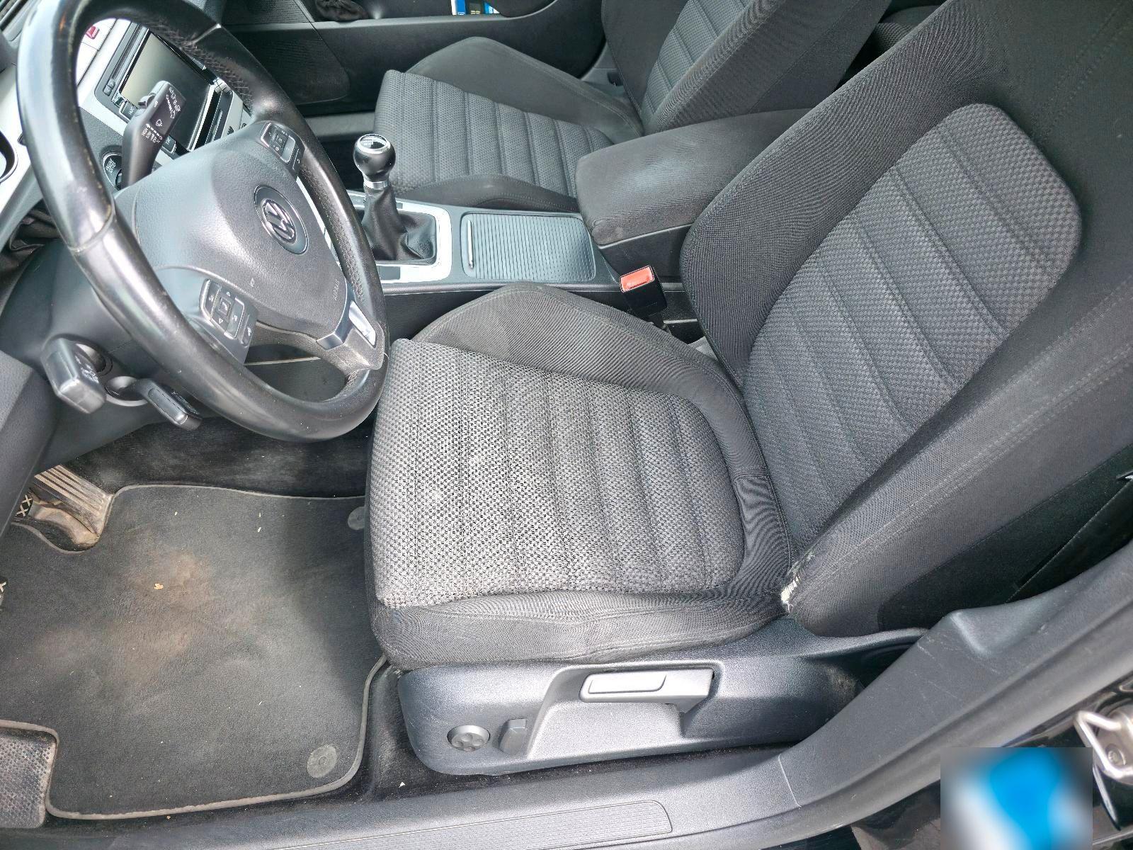 Volkswagen Passat 2010 — photo 8