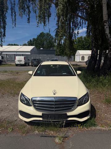 MERCEDES-BENZ E 200