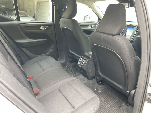 XC40 Basis D3 2WD AHK/Navi/GRA/PDC hi/Sitzhzg
