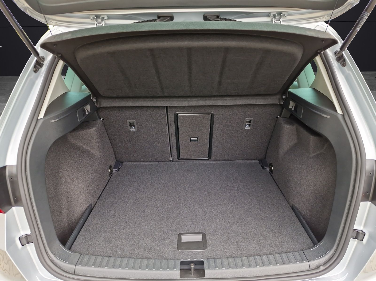 Fahrzeugabbildung SEAT Ateca Style Edition 1.5 TSI AHZ LED NAVI KLIMA