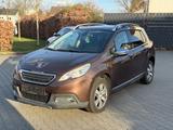 Peugeot 2008 Allure*AUTOMATIK*PANORAMADACH*PDC*SHZ* - Peugeot 2008 mit Diesel-Antrieb: Automatik