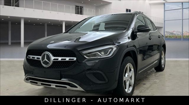 Mercedes-Benz GLA 220d Autom LED Nav Kameraa AHK Shz DISTRONIC