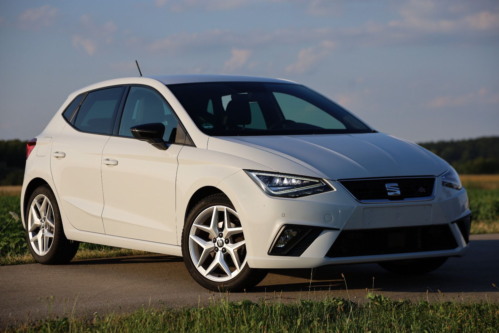 SEAT Ibiza 1.0 TSI 85kW FR 115ps TÜV NEU Leder LED