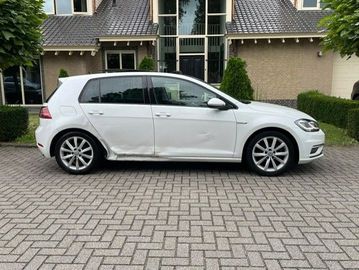 Volkswagen Golf - 5