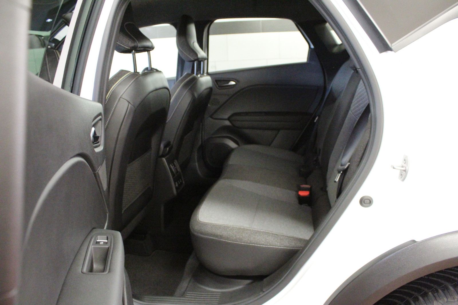 Fahrzeugabbildung Renault Captur Mild Hybrid 160 EDC Techno *Ganzjahresrei