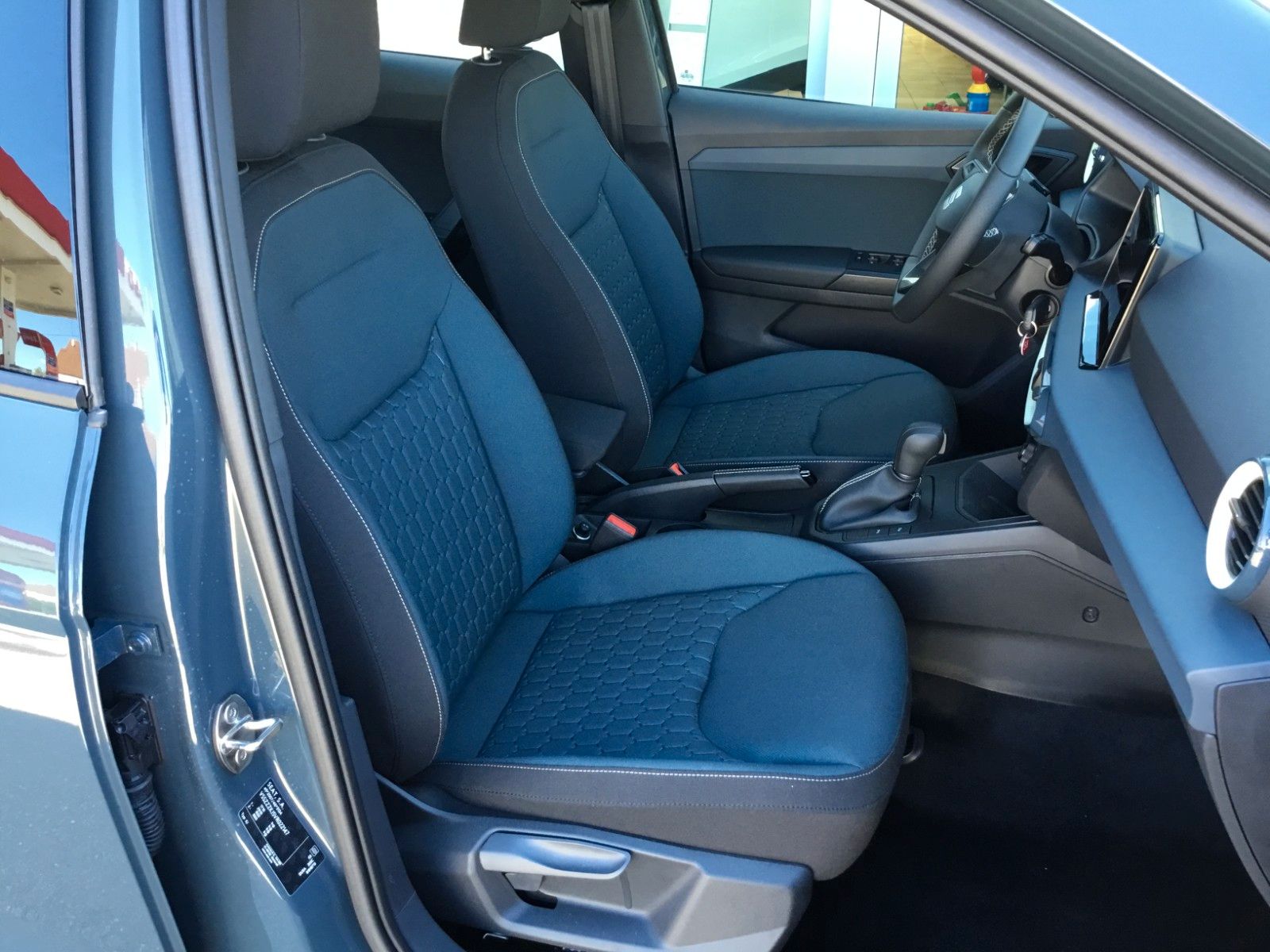 Fahrzeugabbildung SEAT Arona 1.0 TSI Style DSG+AHK+ACC+Navi+Kamera