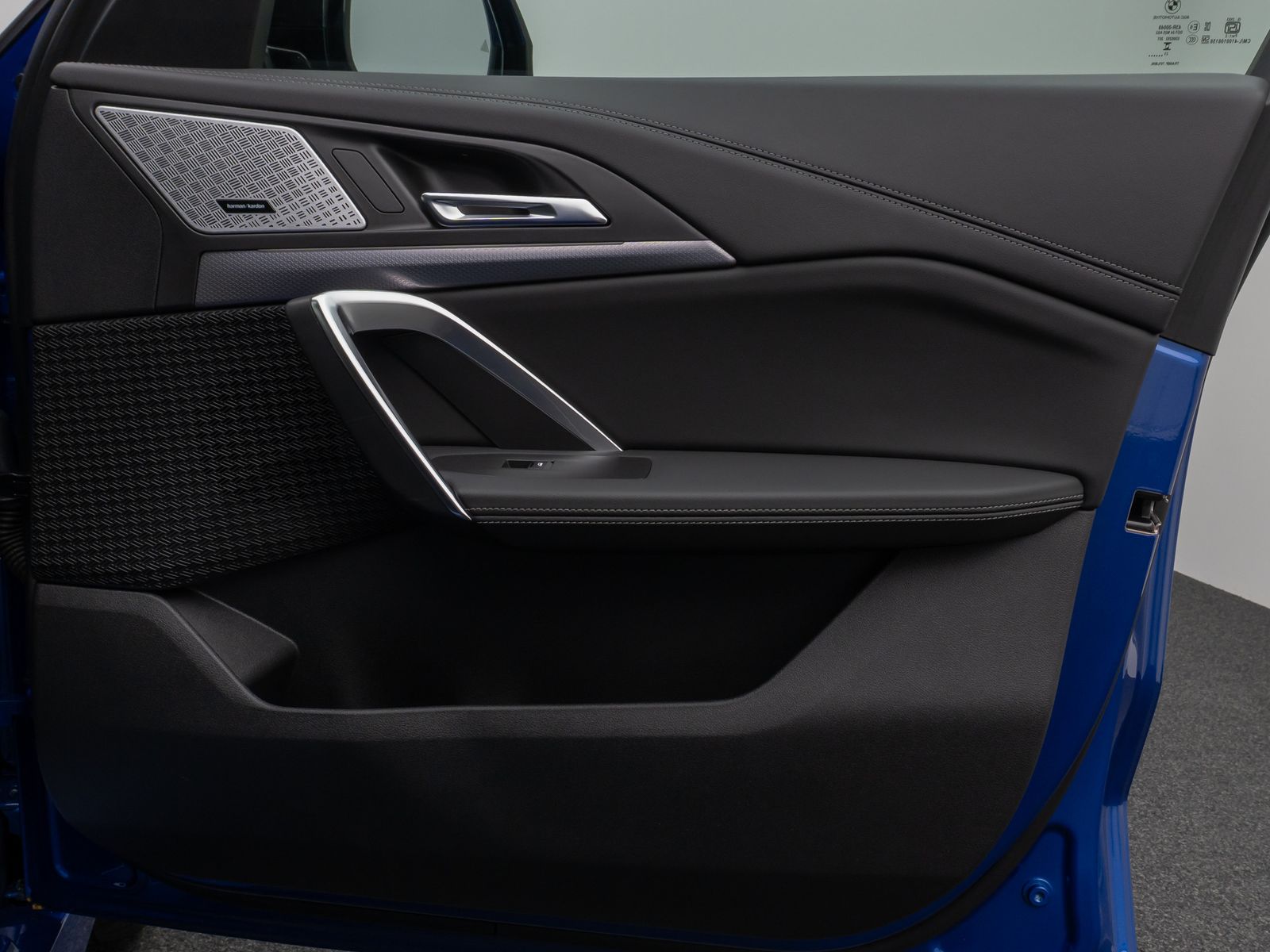 Fahrzeugabbildung BMW iX1 xD30 M Sport Pro Panorama 360°HUD DAB H/K