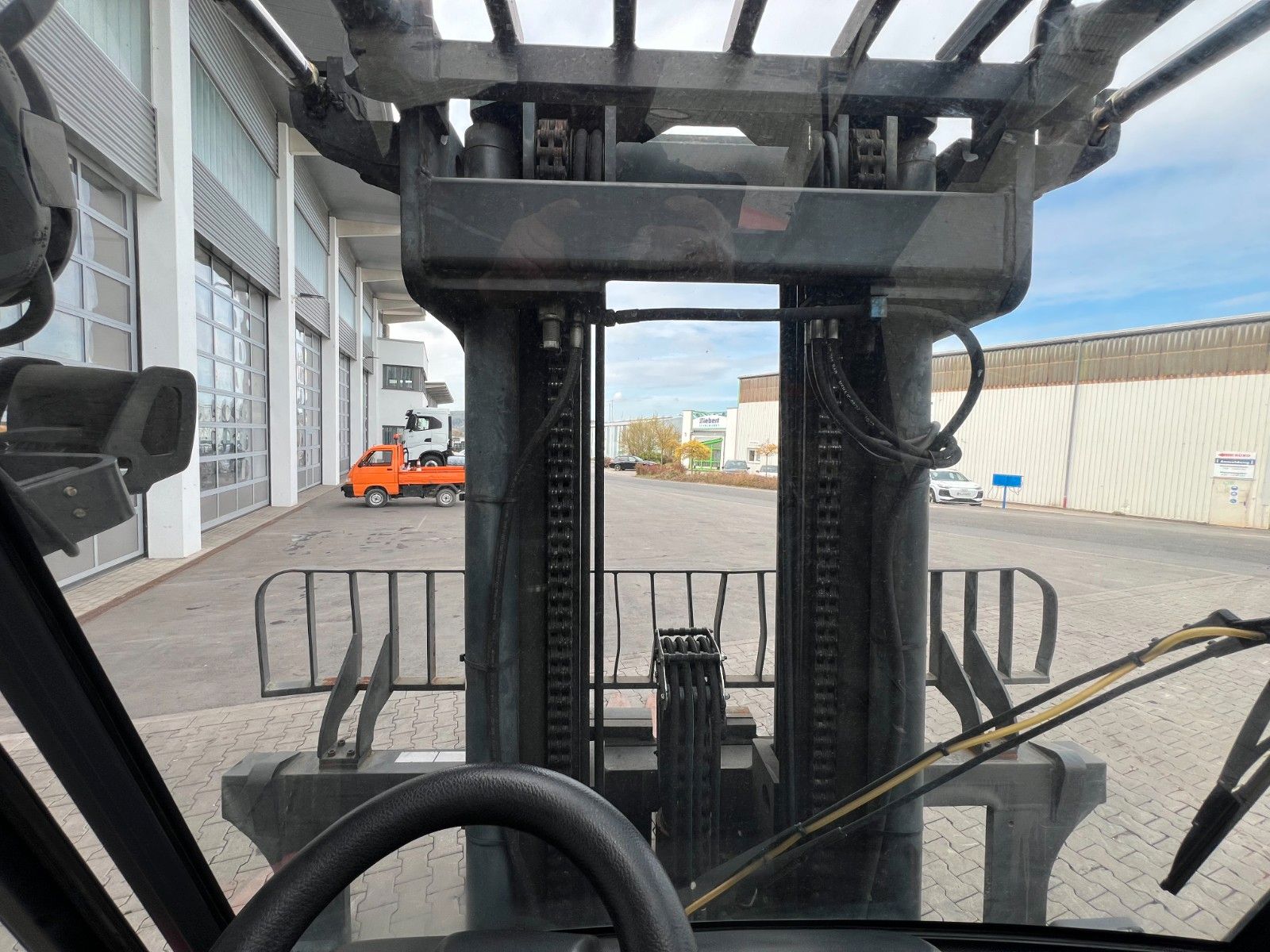 Fahrzeugabbildung Linde H80D-03 /900 / 4,5m / 4.043h / Verstellgerät SS