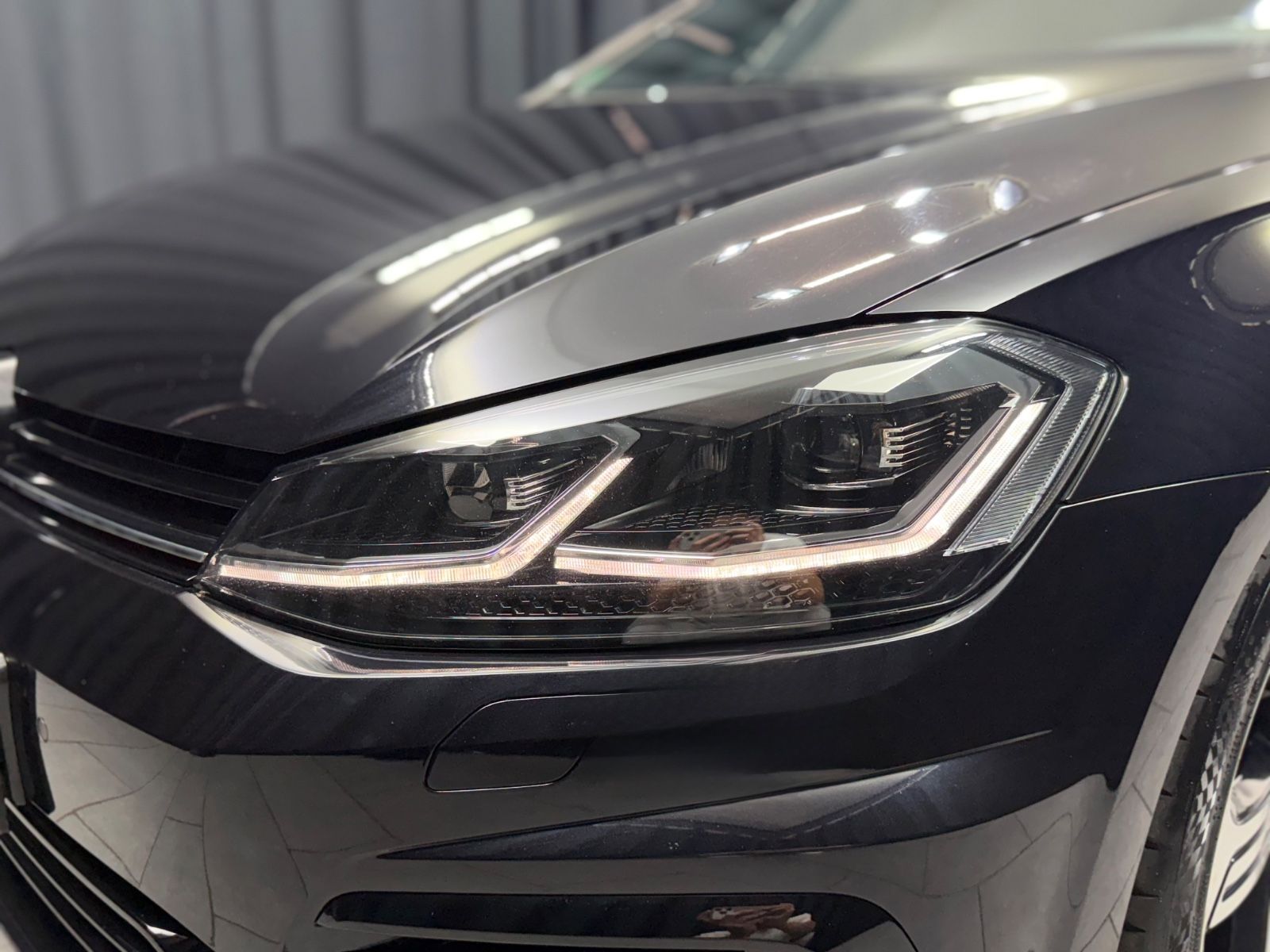 Fahrzeugabbildung Volkswagen Golf VII 2.0 R 4Motion |DSG|VIRTUAL|2.HAND