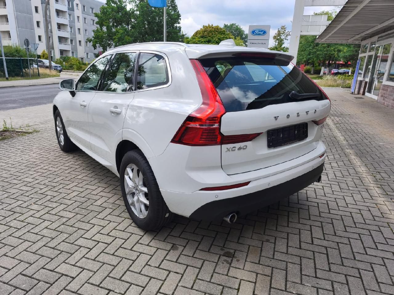 Fahrzeugabbildung Volvo XC60 Momentum Pro AWD