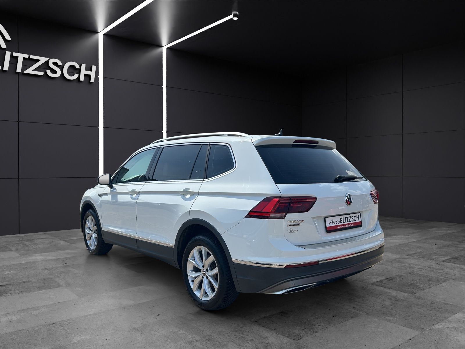 Fahrzeugabbildung Volkswagen Tiguan Allspace TSI Highline DSG LED Navi ACC AI