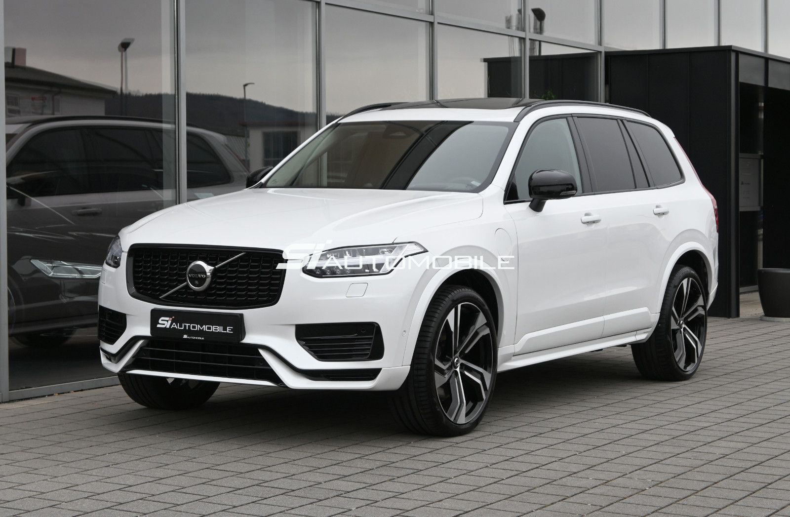 Fahrzeugabbildung Volvo XC90 T8 AWD T8 Recharge Ultimate Dark °104.670€°
