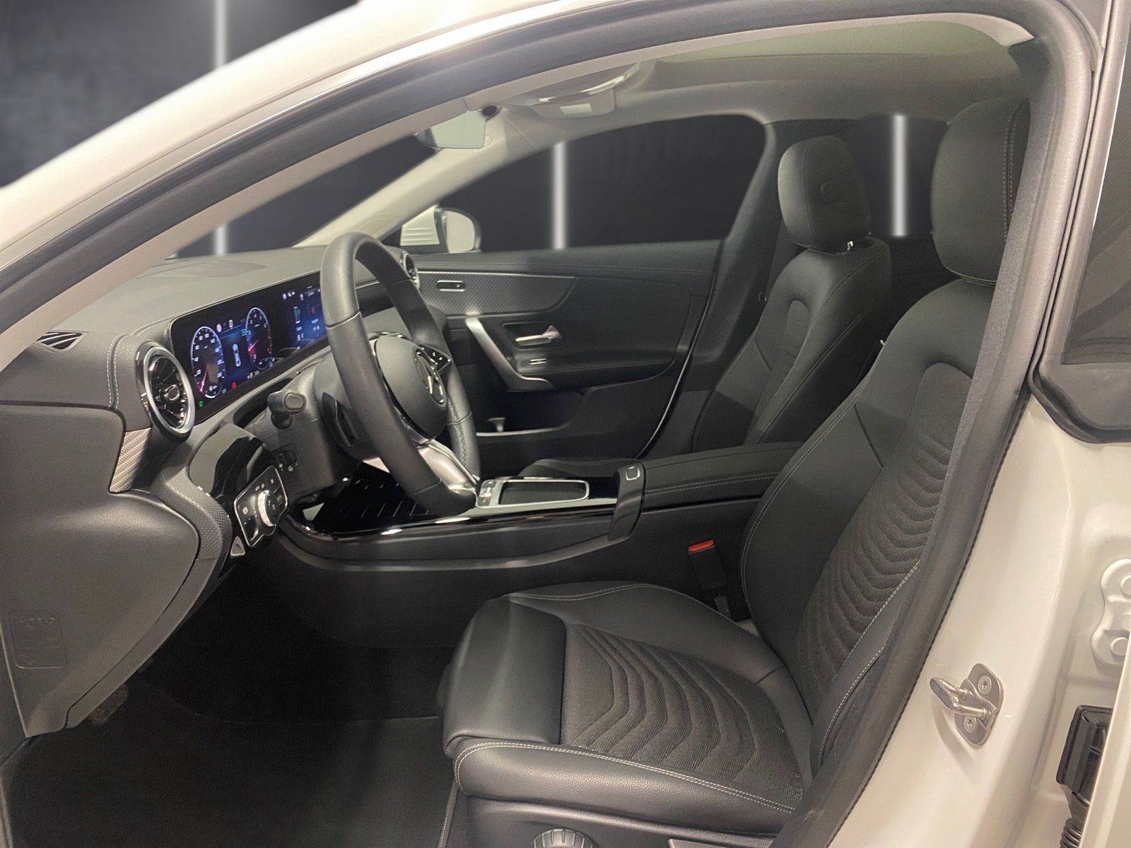 Fahrzeugabbildung Mercedes-Benz CLA 180 Progressive*Pano*AHK*Kamera*LED*CarPlay*
