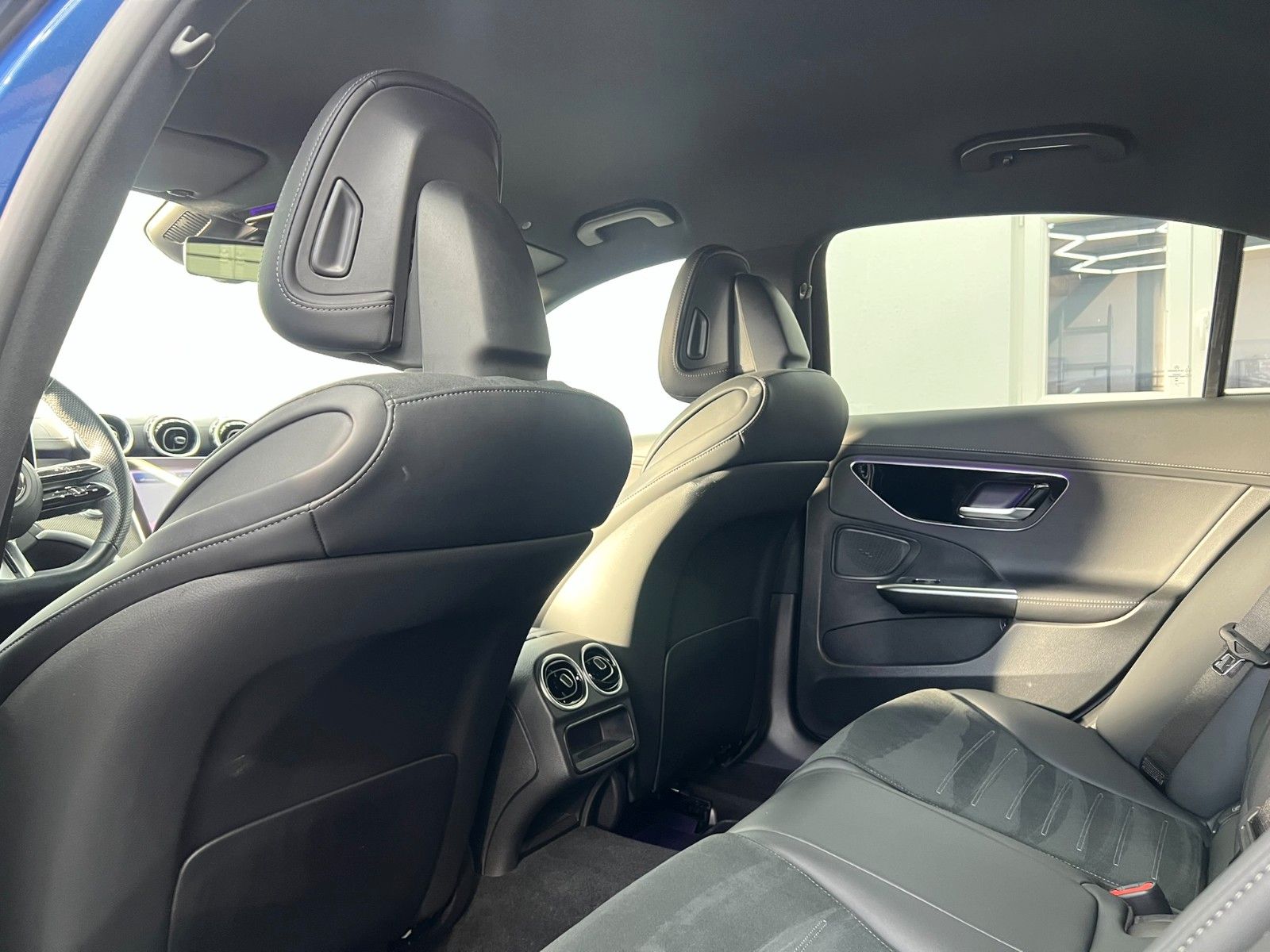 Fahrzeugabbildung Mercedes-Benz C 220 d Lim. AMG-LINE/LED/AHK/AMBI+/DISTRONIC+