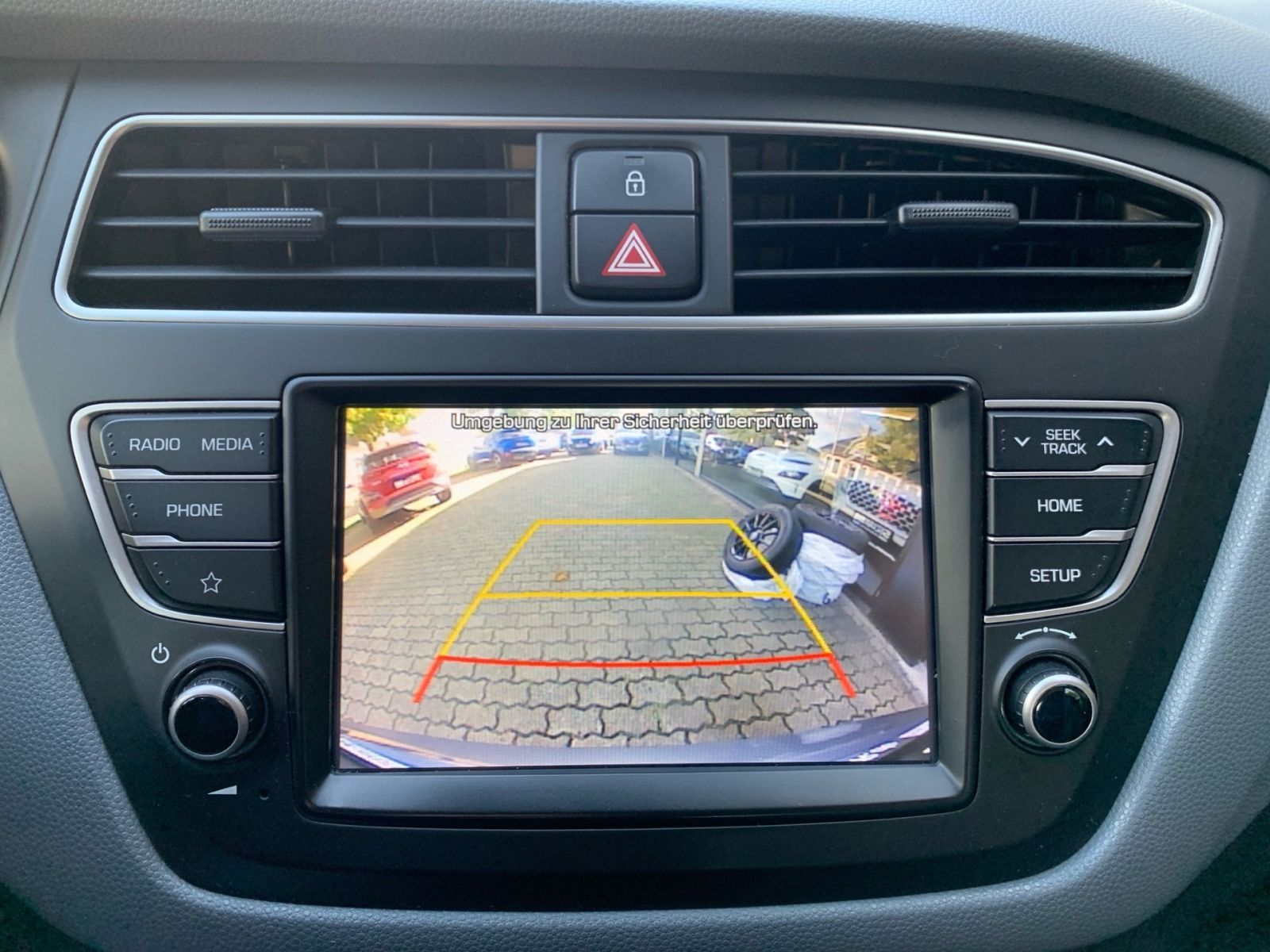 Fahrzeugabbildung Hyundai i20 1.0 Trend blue Kamera Sitzheizung