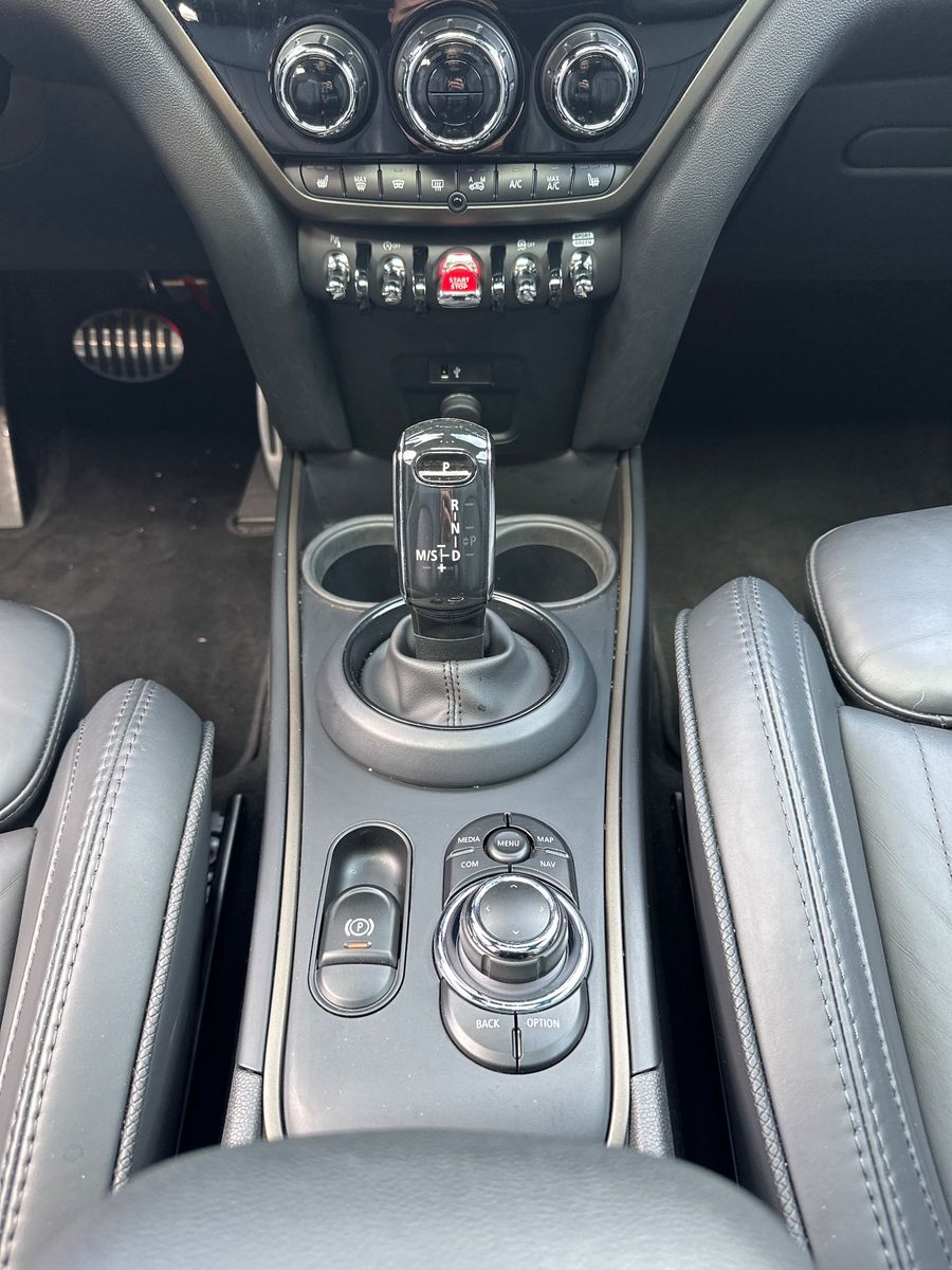 Fahrzeugabbildung MINI Countryman S Cooper All4 NAV+LED+PANO